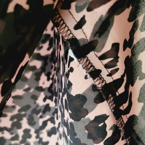 Cabi animal print brown and black color‎ long sleeve blouse size S/M - Picture 3 of 6